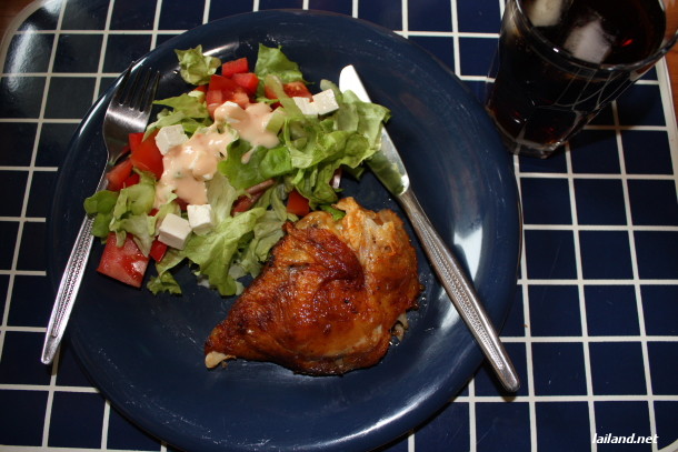 Grillet kyllinglår med grønn salat